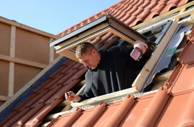 Pose de fenêtres de toit Velux à Orches